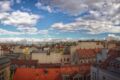 Studentenhaus Neustiftgasse 83 Dachterrasse Blick auf die City Studentenhaus Neustiftgasse 83 Dachterrasse Blick auf die City